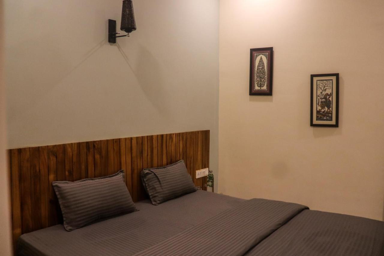 Tavasmi Hostel Puri Exterior photo